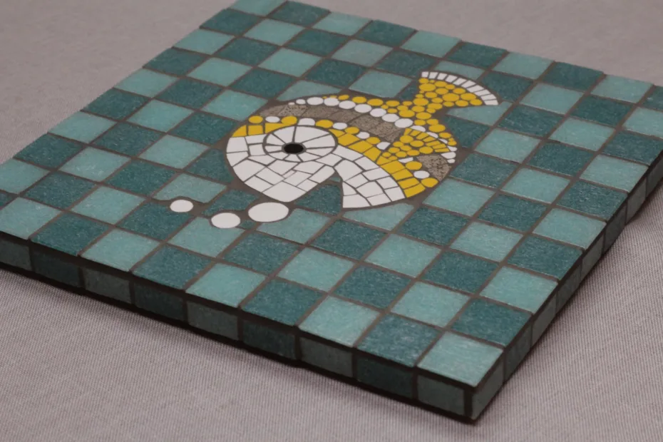 Mosaic wallart | "BLUBB" | Mosaikfisch von Steinfugenzeit